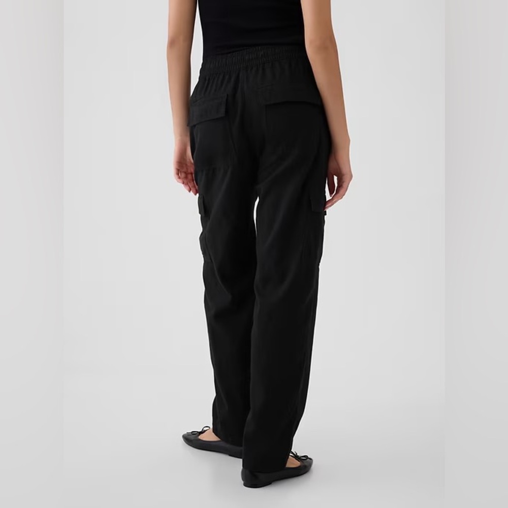 NWT! GAP Black Easy Cargo Pants - Size Medium Petite 🩷 #522920 - Picture 4 of 11